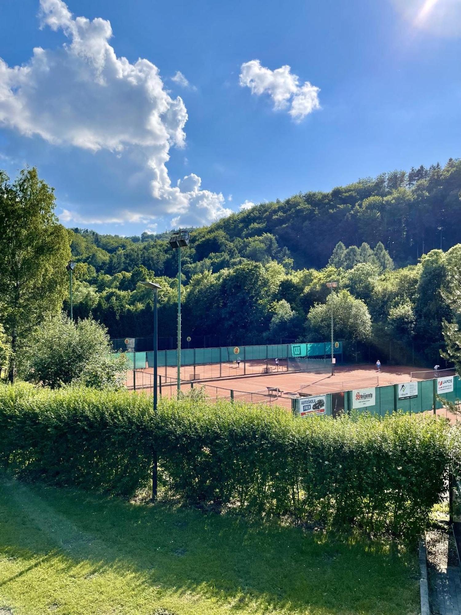 Hotel Bartos Frenštát pod Radhoštěm エクステリア 写真