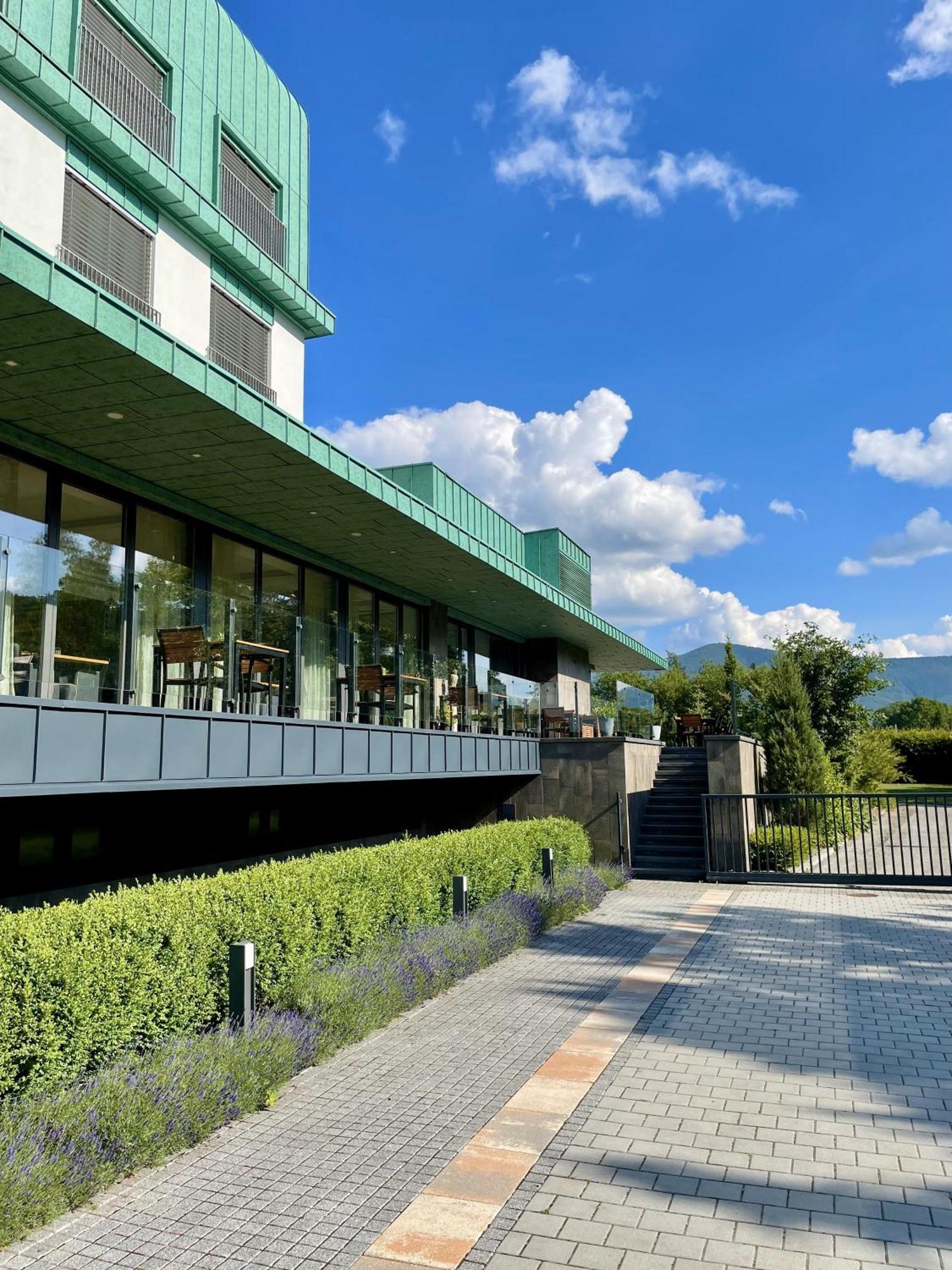 Hotel Bartos Frenštát pod Radhoštěm エクステリア 写真
