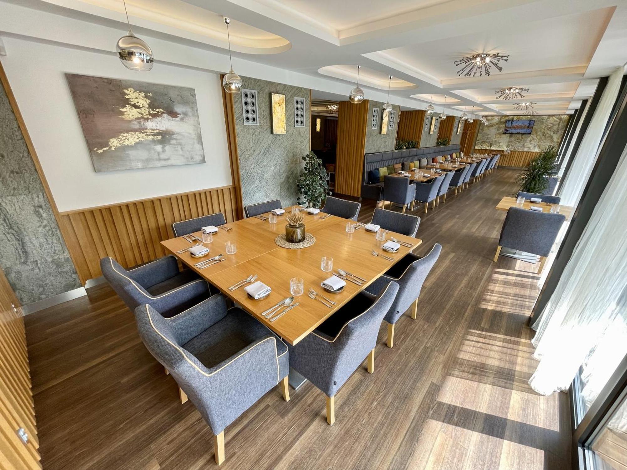 Hotel Bartos Frenštát pod Radhoštěm エクステリア 写真