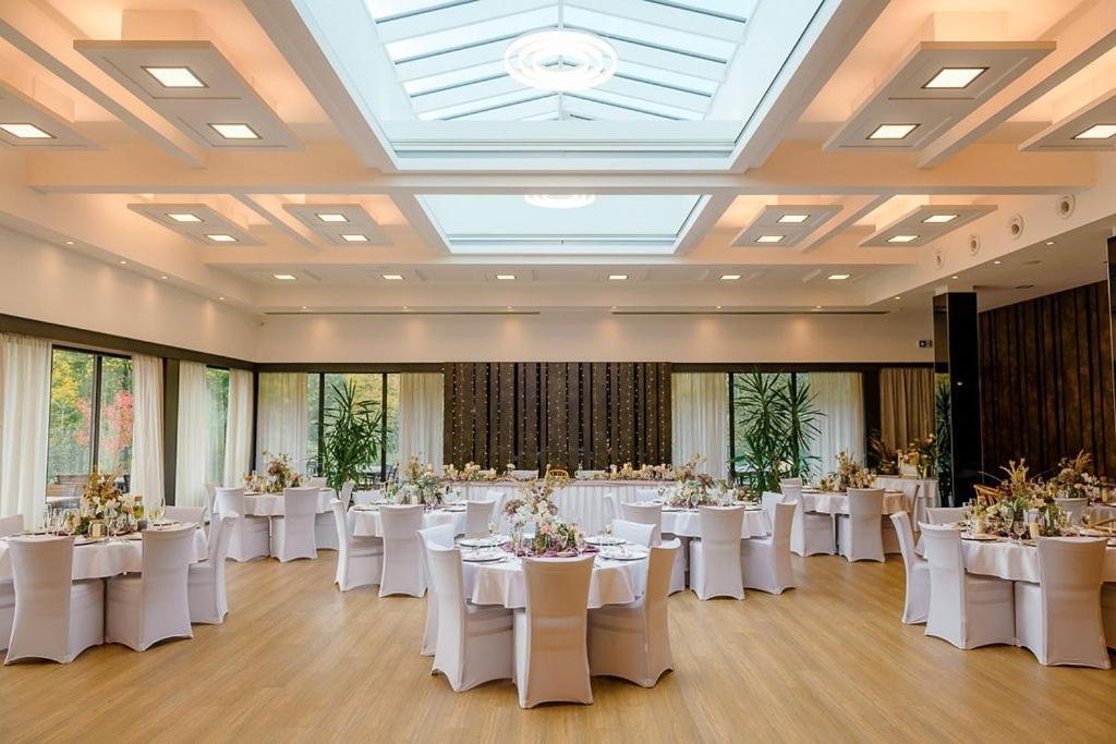 Hotel Bartos Frenštát pod Radhoštěm エクステリア 写真