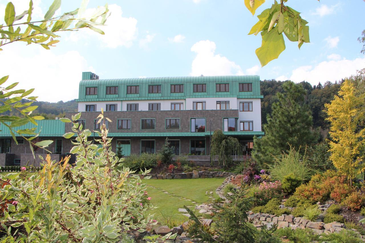 Hotel Bartos Frenštát pod Radhoštěm エクステリア 写真