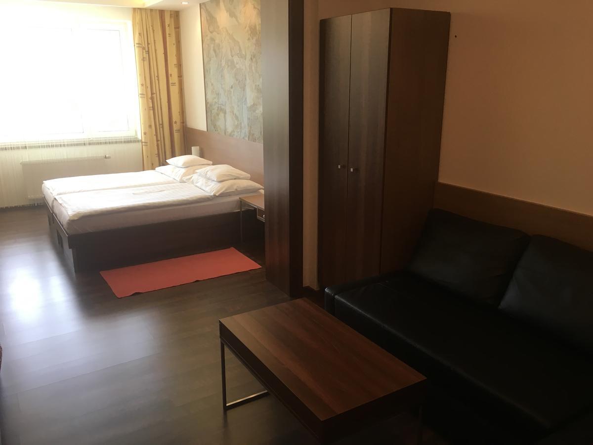 Hotel Bartos Frenštát pod Radhoštěm エクステリア 写真