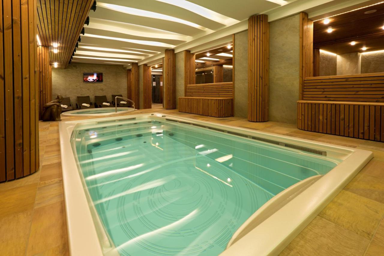 Hotel Bartos Frenštát pod Radhoštěm エクステリア 写真