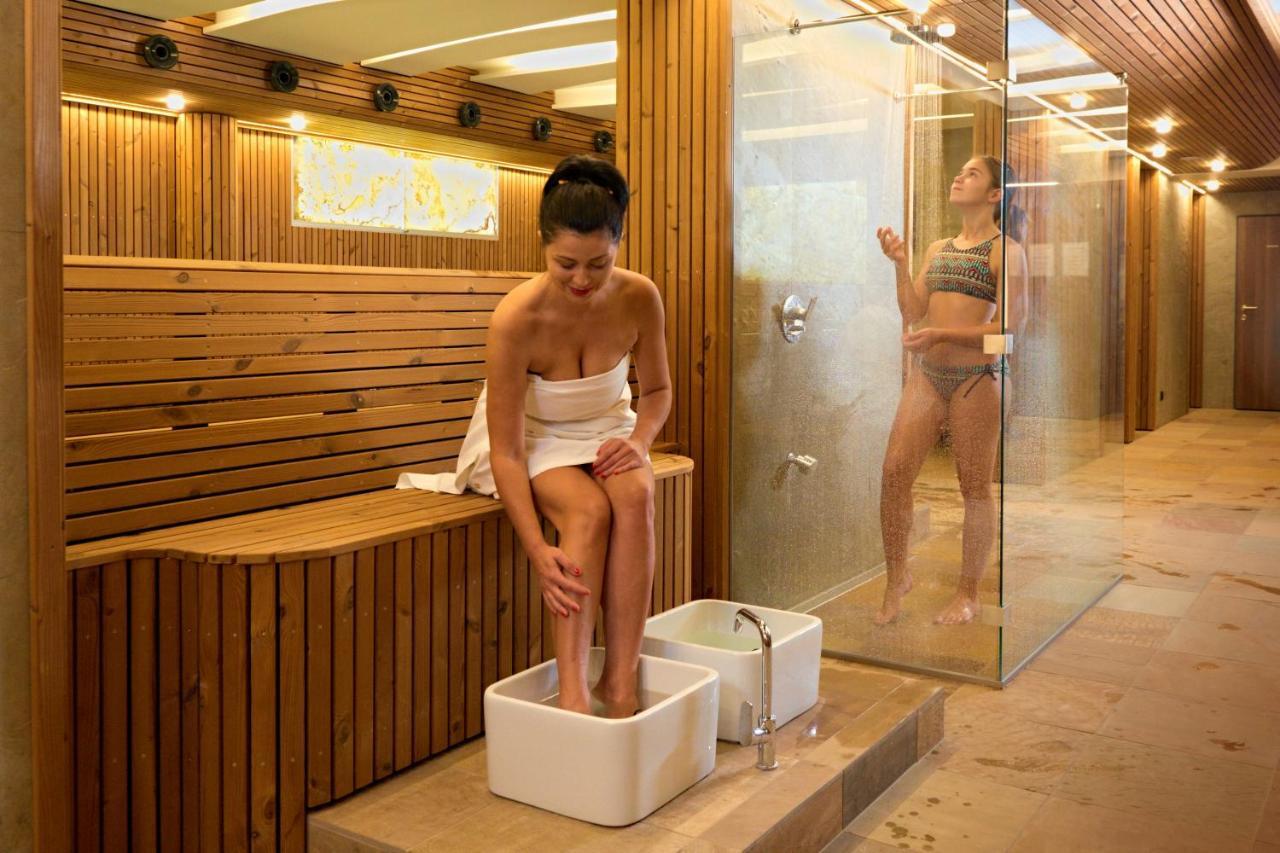 Hotel Bartos Frenštát pod Radhoštěm エクステリア 写真
